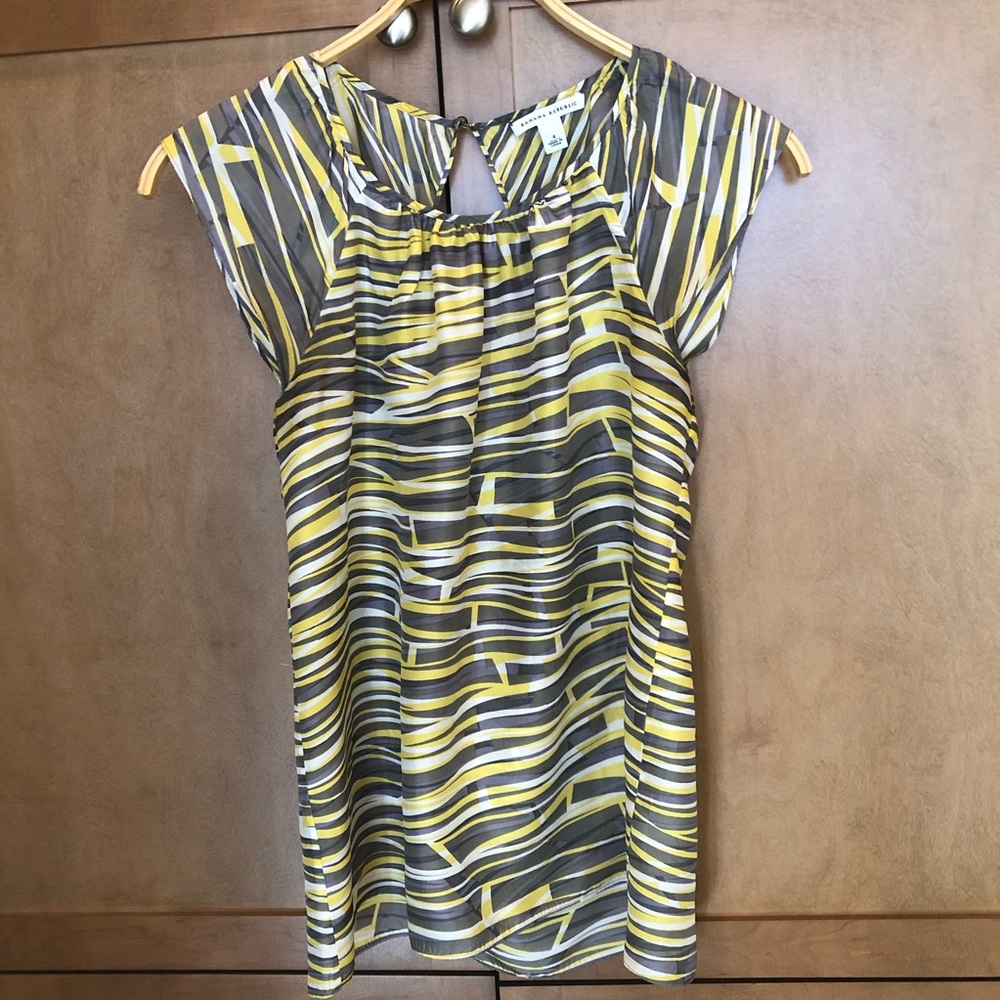 Banana Republic like new silk yellow & gray top 4